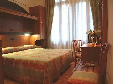 Otel Rivamare 3*